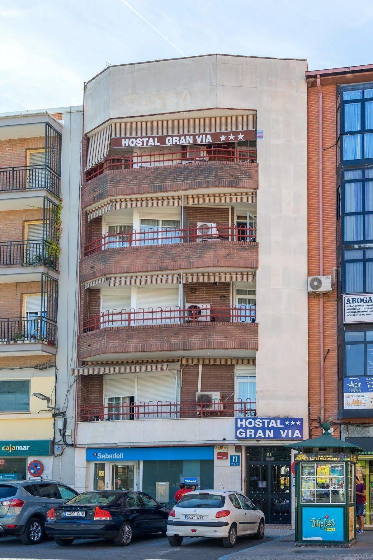 Hostal Gran Via Pinto Exterior photo